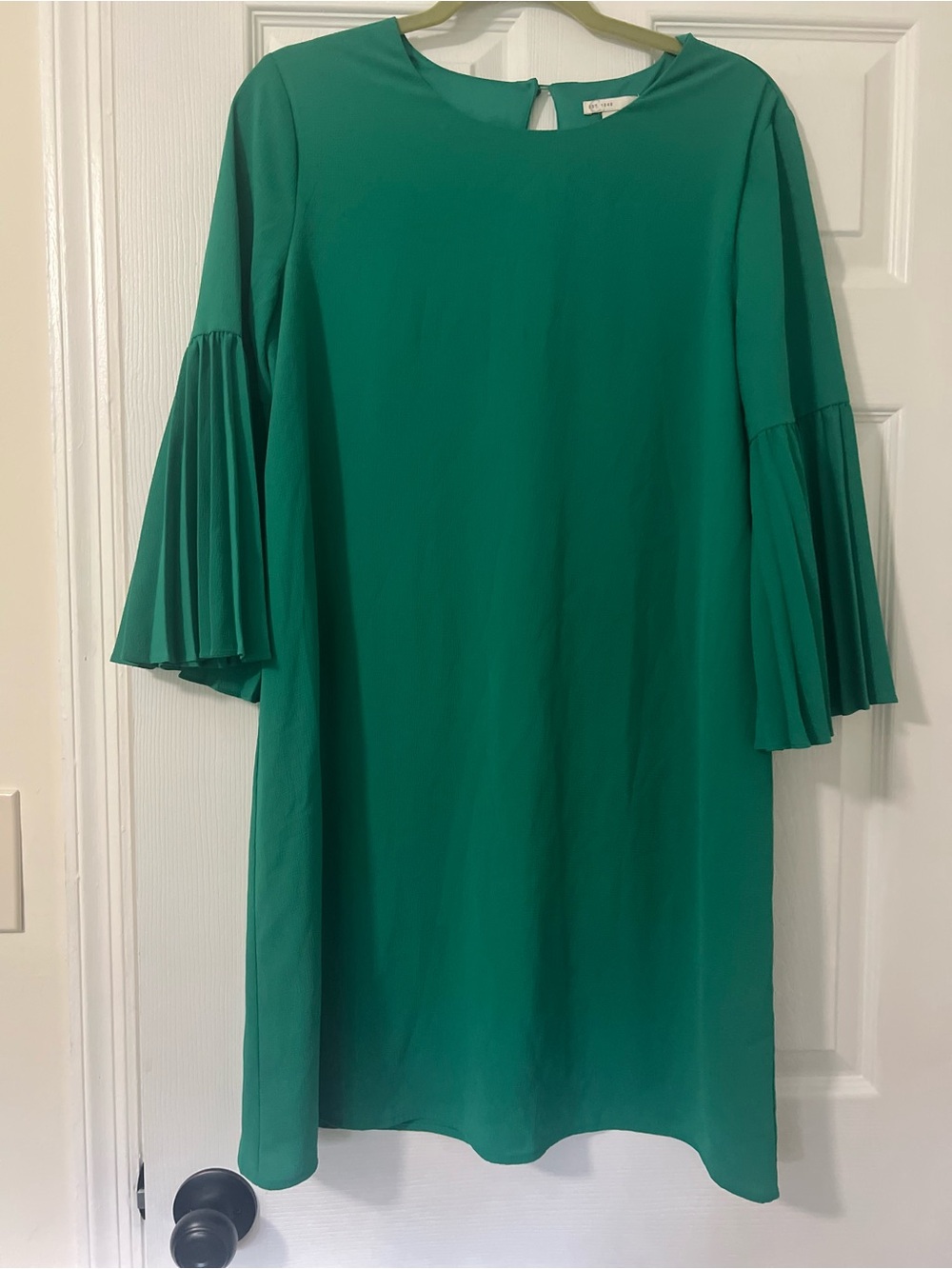 Cato Women’s M Green Solid A-Line Knee Length Chiffon Pleated 3/4 Bell Lined